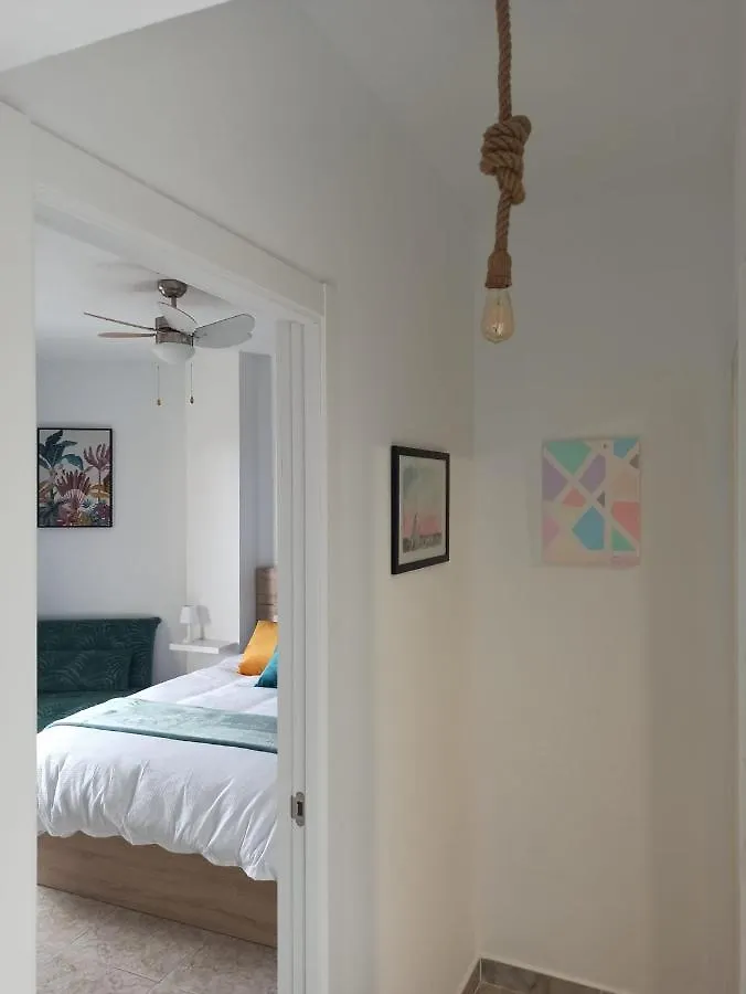 Apartamento tropical con piscina cerca de la playa Torremolinos 0*,  España